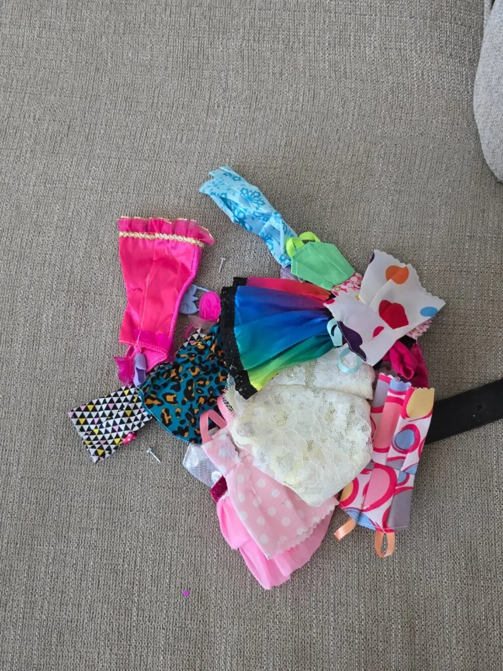 Huge Barbie Dolls, Clothes And Accessories Lot See description